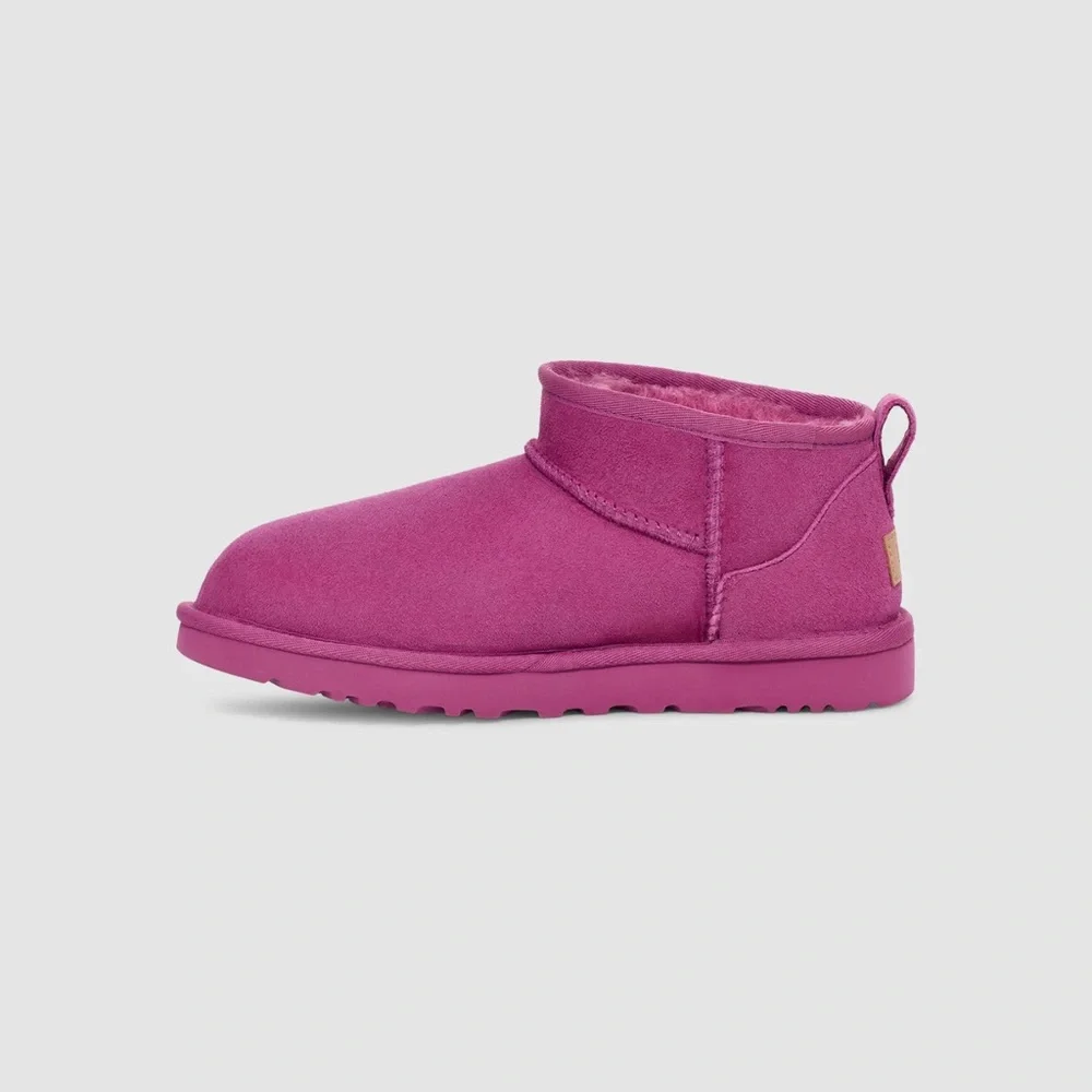 UGG | ✨NEW✨ Classic Ultra Mini in Mangosteen